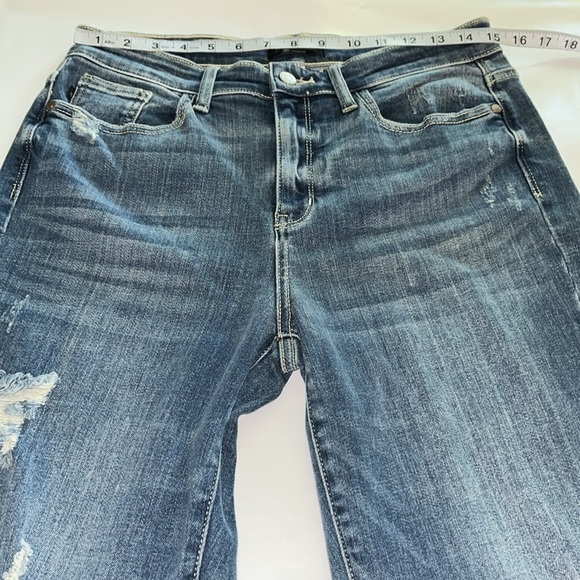 Judy Blue Relaxed Fit Size 7/28 - Picture 4 of 16